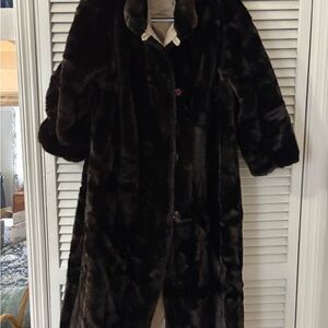 Luxurious Faux Fur Coat